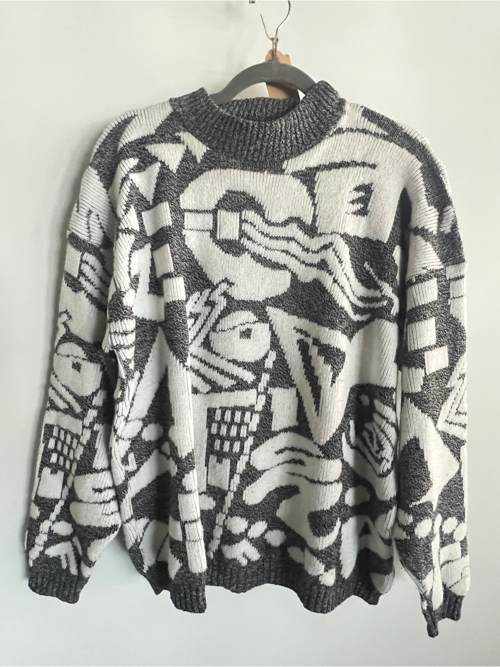 Men's Grey & White Patterned Crewneck Sweater